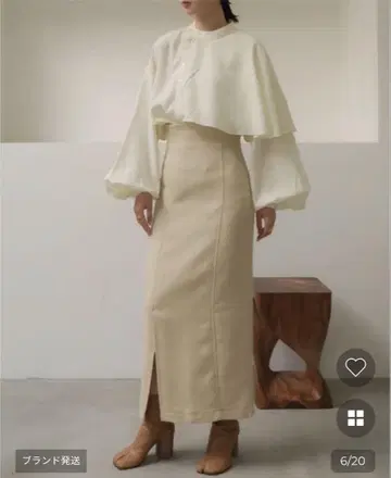 에피 비대칭 케이프 볼륨 블라우스 롱 기장 아이보리