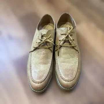 베이지 가죽 레이스업 슈즈