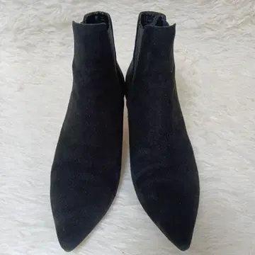 자라 베이직 블랙 스웨이드 사이드 고어 핑힐 숏부츠