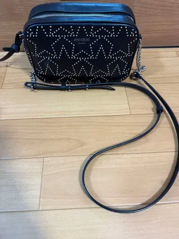 지미추 스터드 숄더백