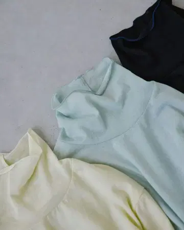 새상품 살짝 비치는 코튼 혼방 터틀넥 티셔츠 아이보리
