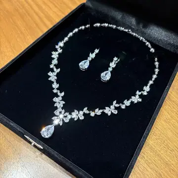 크리스탈 꽃 모티브 목걸이 & 귀걸이