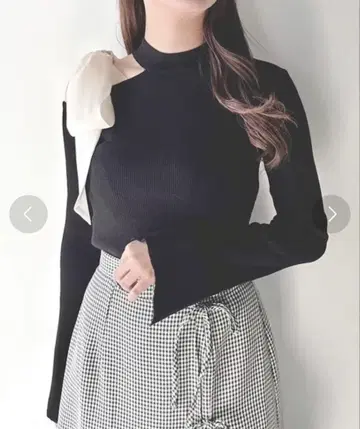 NOMAE 원숄더 오픈 리본 니트