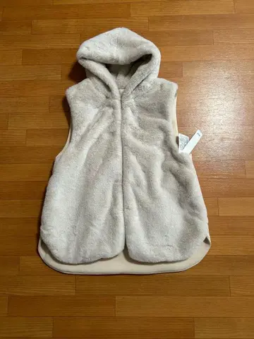 qout 코우토 후드 부착 에코 퍼 베스트 새상품