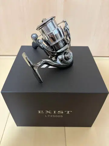 다이와 EXIST 22 이그지스트 LT2500S 컨디션 최상
