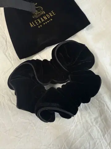 ALEXANDRE DE PARIS 블랙 벨벳 스크런치 벨로아 새상품