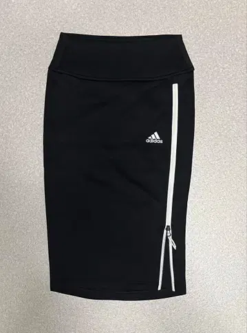 adidas 타이트 스커트 지퍼 S 사이즈 택 포함 새상품 미사용