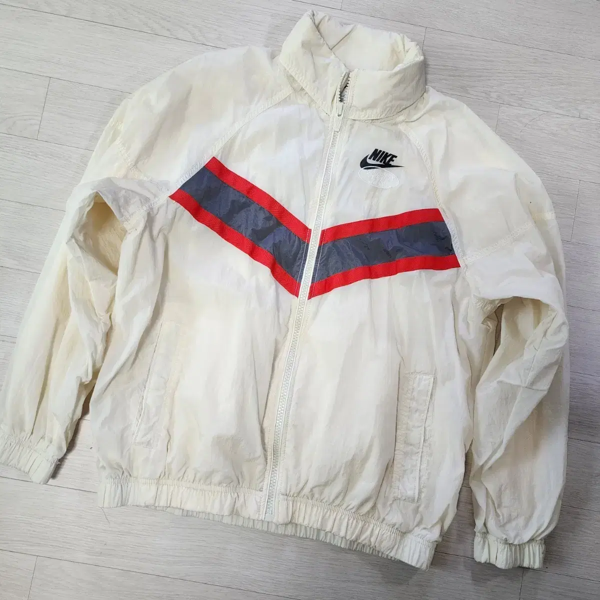 NIKE | 나이키 Nike Daisy Nylon Jacket Zip-up Jumper L #나이키,#조깅,#헬스,#등산,#리플렉티브  on Bunjang Global Site.