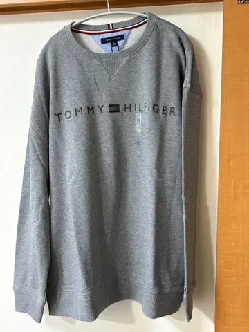 [ 미사용 새상품 ] TOMMY HILFIGER 그레이 맨투맨 L 사이즈
