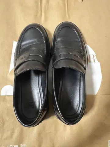ZARA 블랙 로퍼