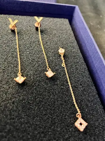 SWAROVSKI 스와로브스키 귀걸이 [양쪽 귀용] 3개 세트