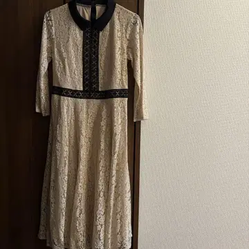 tocco 아이보리 레이스 카라 부착 원피스 M