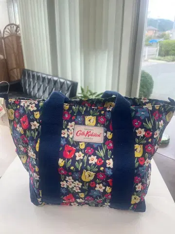Cath Kidston 꽃무늬 토트백 네이비