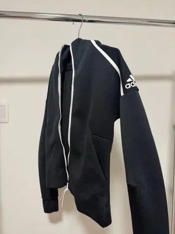 아디다스 지퍼 후드티 새상품급 M사이즈