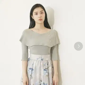 새상품급 질스튜어트 그린 펄 버튼 니트