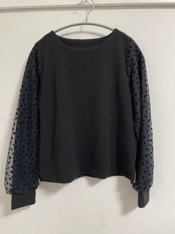 블랙 도트 무늬 시스루 소매 상의 malla ( 마라 ) 사이즈 38