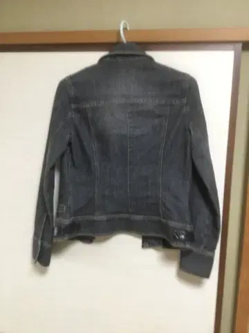 다크 데님 자켓 핏감 있음