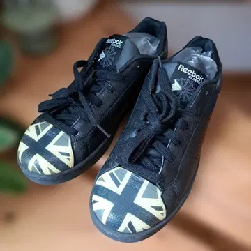 [ Reebok ] 블랙 유니언 잭 스니커즈 27.5cm