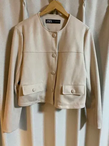 [ 새상품급 ] ZARA 화이트 베이지 노카라 자켓