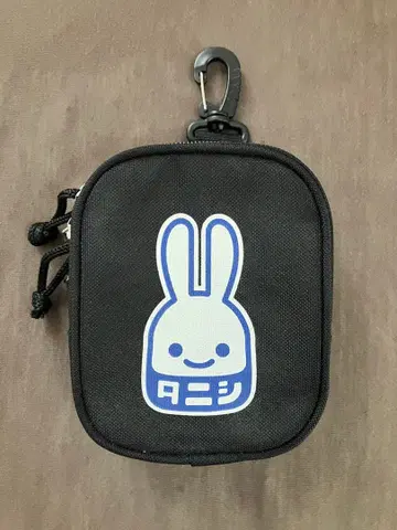 CUNE 토끼 타니시 블랙 파우치