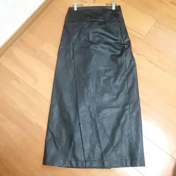 wee9s 뒷면 밴딩 인조 가죽 랩스커트 블랙 F