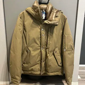 THE NORTH FACE 카키 다운 자켓 M 사이즈