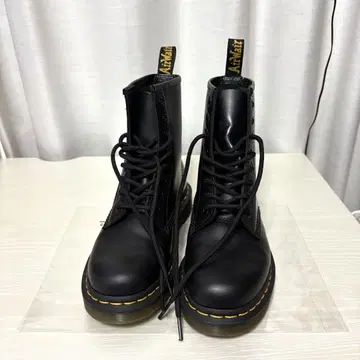 닥터마틴 Dr.Martens 부츠 JADON 8홀 부츠