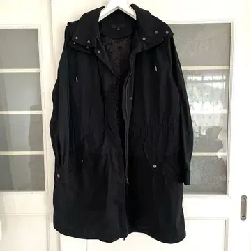 * UNIQLO 아우터 탈부착 가능한 후드 이너 포함 블랙 *