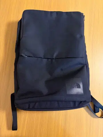 THE NORTH FACE 셔틀 시리즈 블랙 백팩