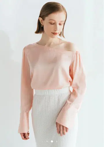 Lil Ambition 비대칭 숄더 블라우스 핑크