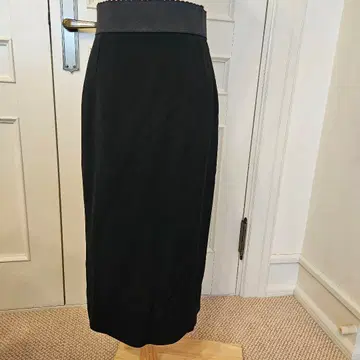 돌체앤가바나 블랙 타이트 스커트 리브 허리 시착만 한 상품 컨디션 최상