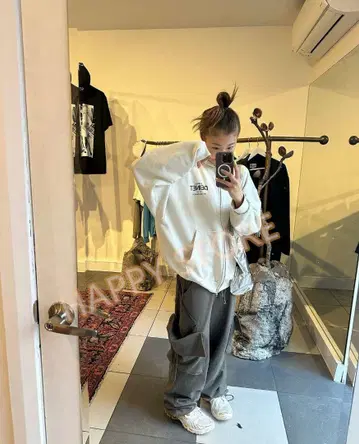 DEINET 화이트 후드티