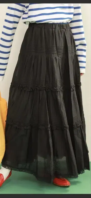 Dot and Stripe 블랙 플레어 롱 스커트