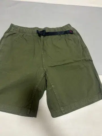 그라미치 올리브 그린 숏팬츠