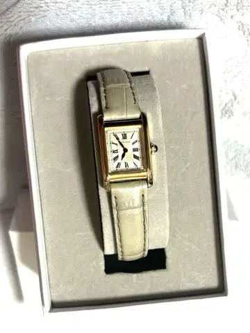 유나이티드 애로우즈 가죽 쿼츠 손목시계