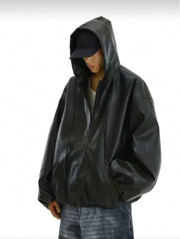 블랙 후드 부착 오버 사이즈 가죽 자켓 사이즈 전개 있음