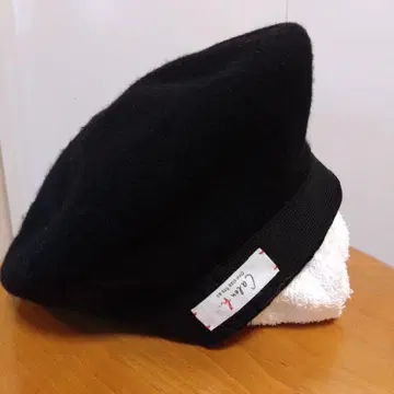 Calen K. 블랙 베레모 울