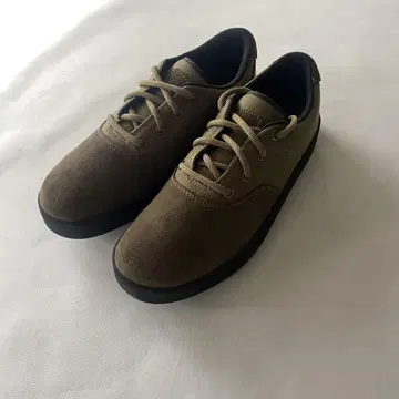 새상품 미사용 AREth PLUG khaki x green 10 28cm