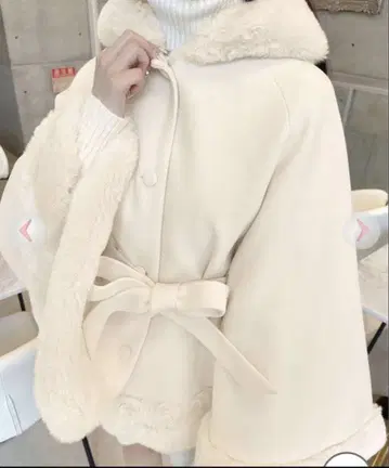 cherimi 셰리미 후드 퍼 리본 판초 아이보리