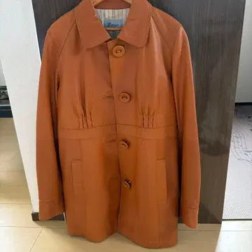 오렌지 가죽 자켓