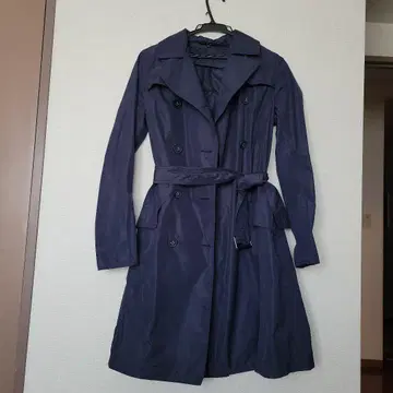 띠어리 트렌치코트