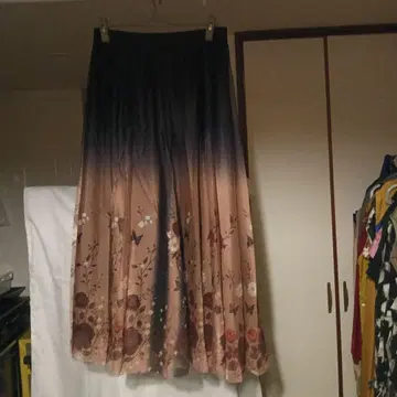 꽃무늬 플레어 스커트 그라데이션