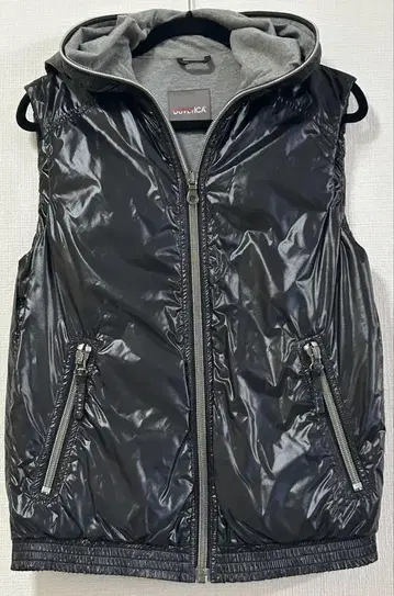 DUVETICA 블랙 후드 부착 다운 베스트