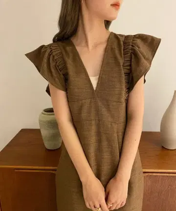 프릴 장식 브라운 롱 원피스 블랙 포멀 드레스