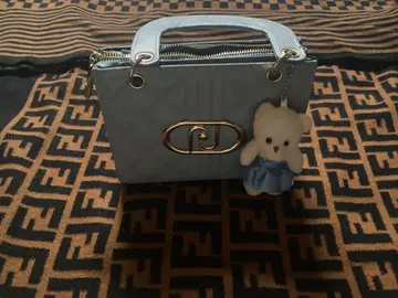 라이트 블루 퀼팅 핸드백