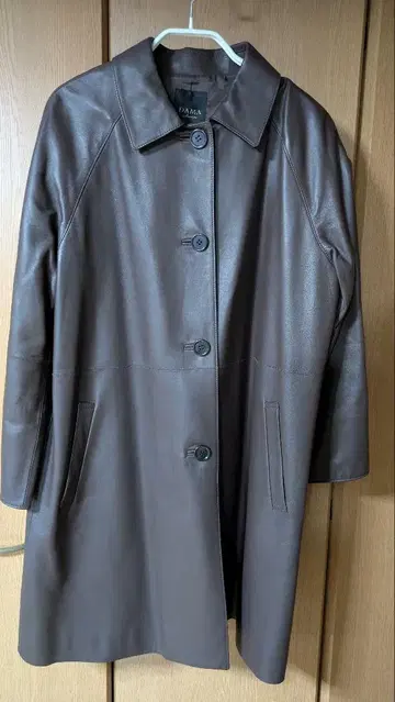 DAMA 브라운 가죽 롱 코트