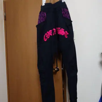 cvtvlist 카탈리스트 블랙 스웨트 팬츠 핑크 입체 자수