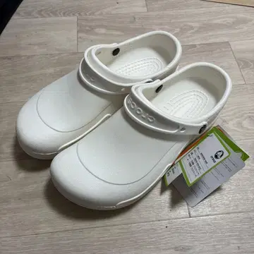 crocs 화이트 사보 샌들 M 사이즈