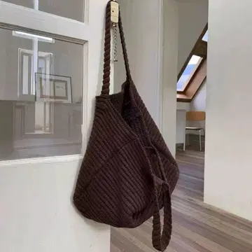 다크 브라운 니트 토트백