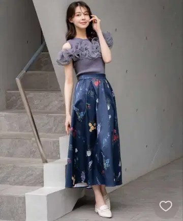 노엘라 보타니컬 플레어 스커트